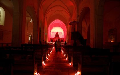 Kerken woensdag in rood licht tegen vervolging christenen