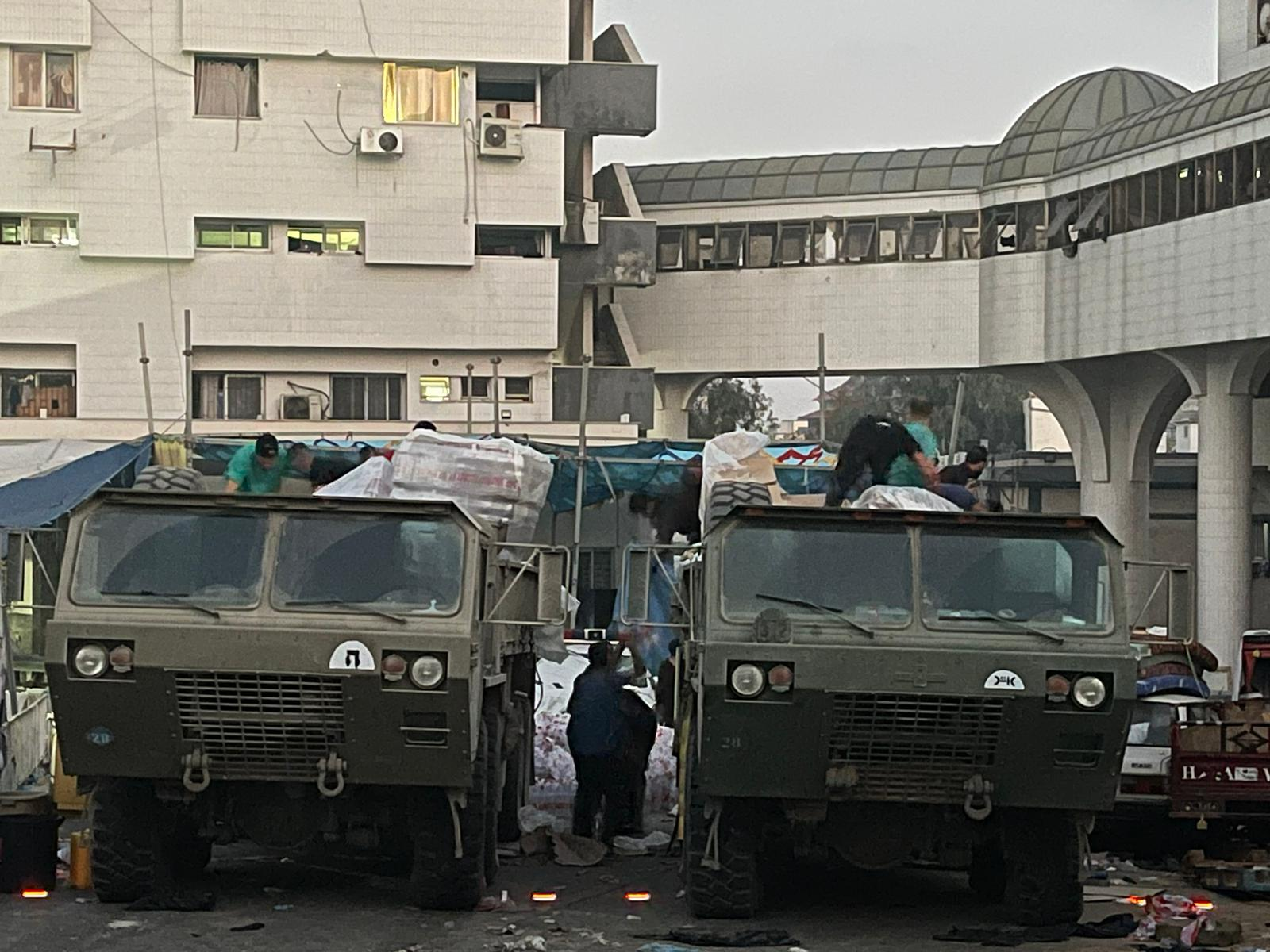 VIDEOS: IDF-troepen hebben 6.000 liter water en 2300 kilo voedsel naar Shifa ziekenhuis gebracht